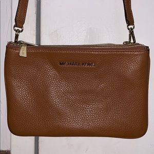 Micheal kors cross body bag